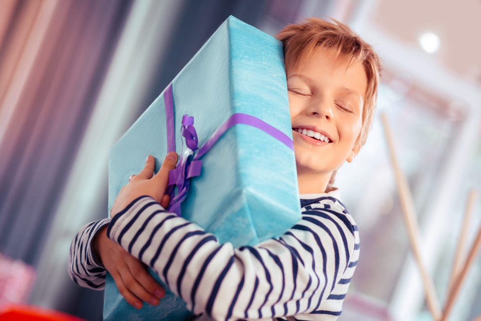 Как оформить подарок ребенку