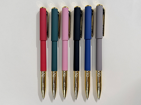 Ручка пластиковая шариковая Parliament, 0,7 мм, синие чернила, розовый/золотистый - рис 7.