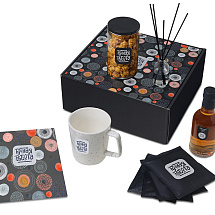 Подарочный набор Re:y. Treat с кружкой, сиропом и попкорном