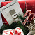 Новогодняя подарочная корзина с пледом и варежками - миниатюра - рис 3.