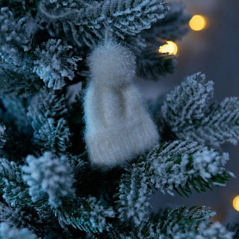 Подвеска на елку «Вьюшка», шапочка, белая - рис 4.