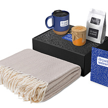 Подарочный набор Re:y. Nest с пледом, кружкой и вареньем